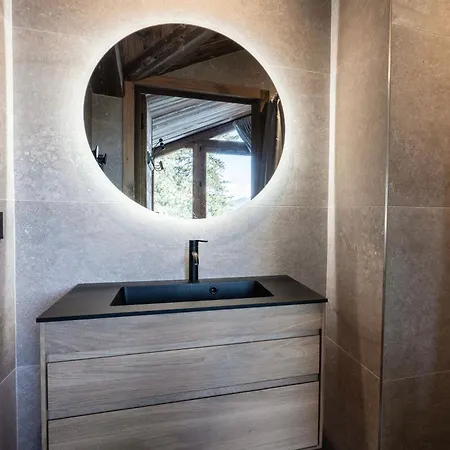 Penthouse In Moriond Belvedere District شقة